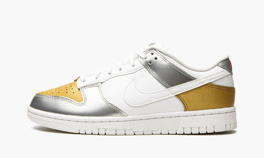 W Nike Dunk Low SE "Gold White Silver"